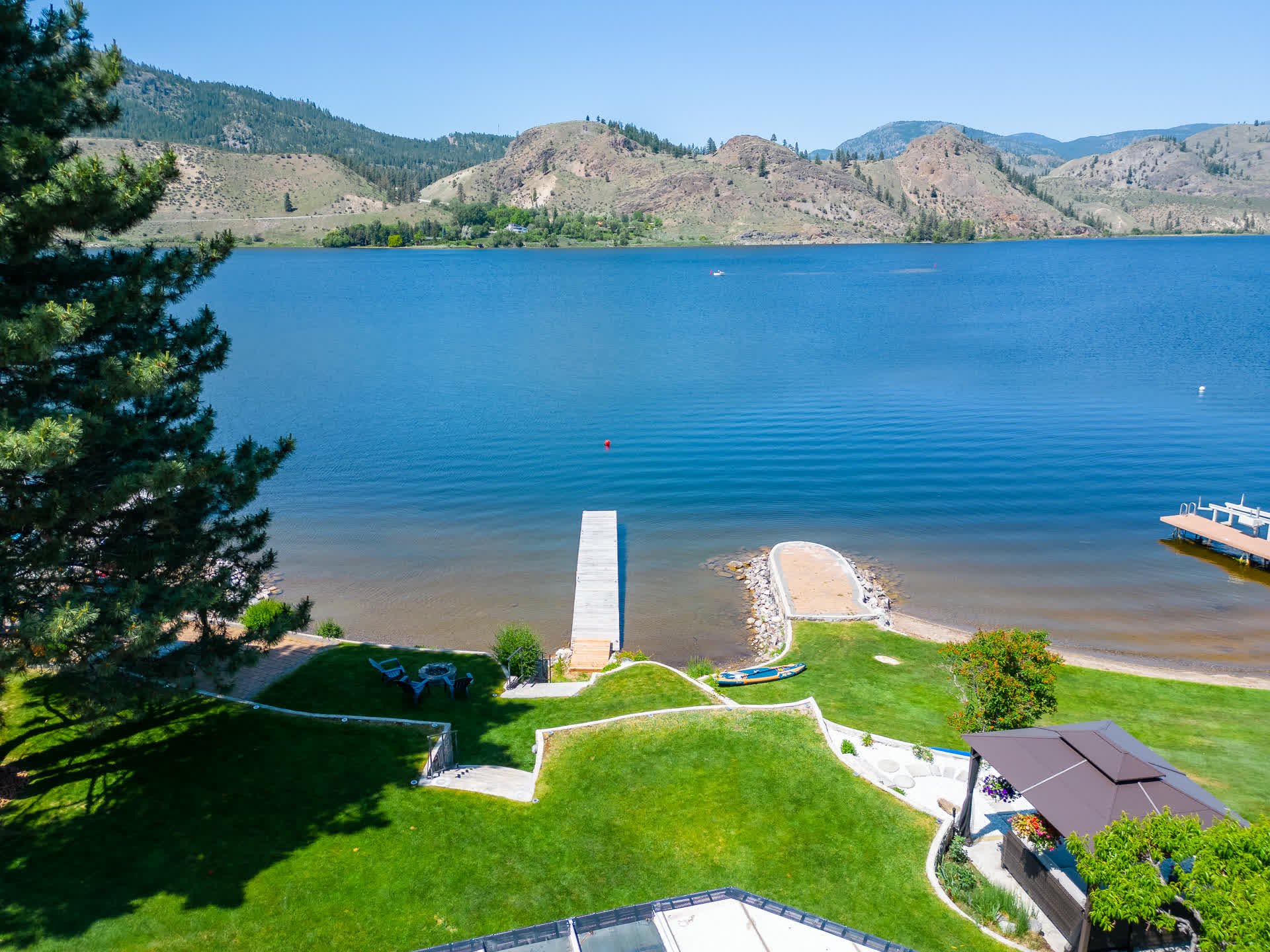 Elite Lakefront Living: Vacation Packages Now Available at Skaha Lakefront Inn